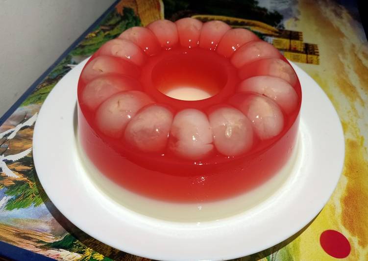 Puding Leci Lapis Susu