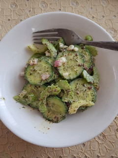Una foto de Ensalada de pepino y apio