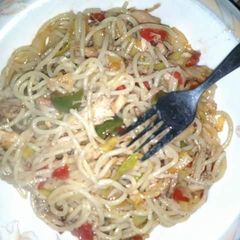 A picture of Vegetable noodles with chicken.