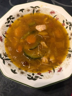 Una foto de Sopa de pollo levanta ánimos