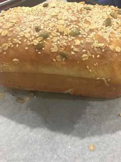 A picture of Multigrain sandwich bread.