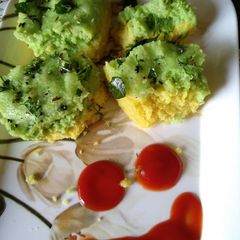 A picture of Sandwich Dhokla.