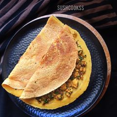 A picture of Stuffed besan chilla.
