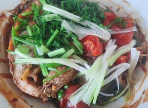 Hình của món Cá hấp xì dầu lò vi sóng.