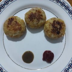 A picture of Jeera alu tikki.