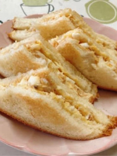 鮪魚蛋沙拉三明治 的食譜成品照片
