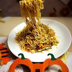 A picture of Flying Egg Chowmein.