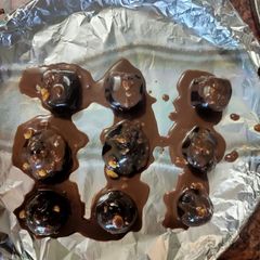 A picture of Oreo balls.