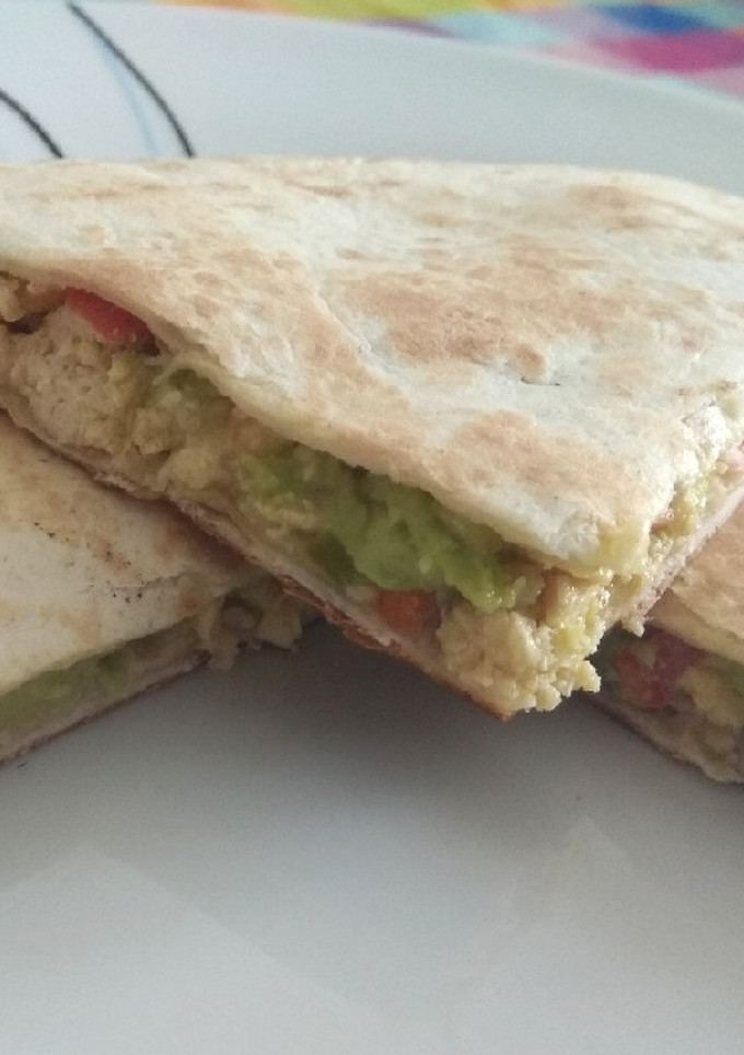 Una foto de Quesadillas de pollo y Aguacate