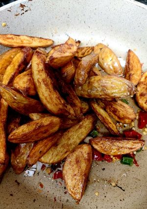 A picture of My Jacket Chips with chilli and onion flavouring.