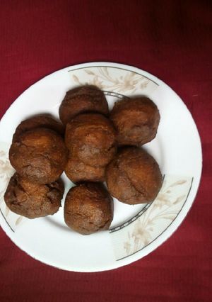 সুজির মিস্টি বড়া রেসিপির প্রধান ছবি