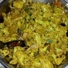 A picture of Cauliflower stir fry.