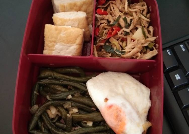 !IDE Resep Lunchbox diet: ayam suwir sambal matah + tumis kacang panjang masakan sehari hari