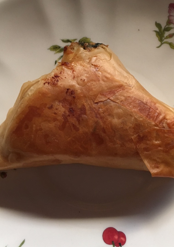 Una foto de Triángulo de pasta filo con sorpresa