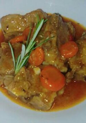 Una foto de Caldereta de cordero al estilo del pastor