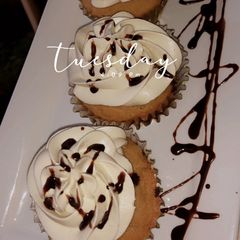A picture of Vanilla Cup cakes.