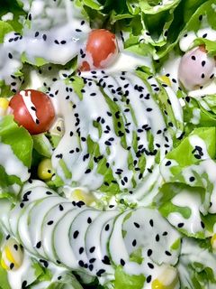 รูปของ GREENS WITH MAYONNAISE YOGURT DRESSING｜สลัดผัก 🥗