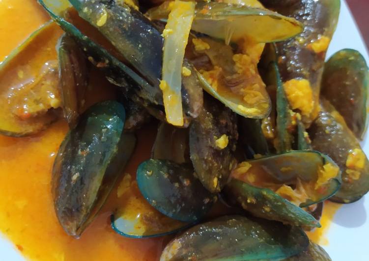 Kerang hijau saus padang