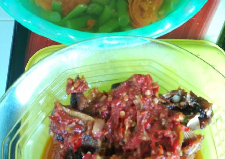 Ikan asin balado