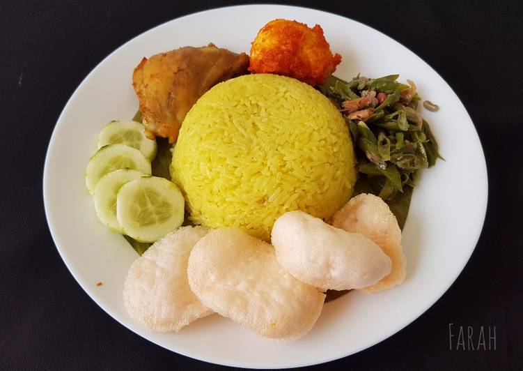 Nasi kuning ala hotel