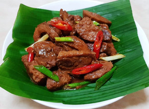 甜麵醬.冰糖醬燒.鴨肉  家常菜 的食譜成品照片