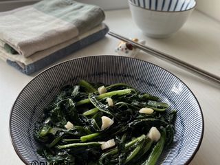 蒜炒萵筍葉