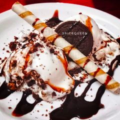 Cake Cream Crunch Ice-cream A picture of Cake Cream Crunch Ice-cream.