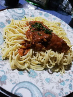 Una foto de Fideos con salsa fácil