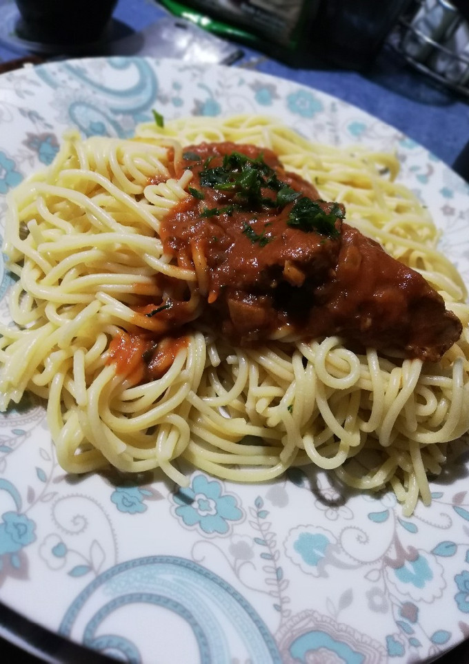 Una foto de Fideos con salsa fácil