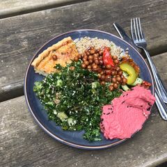 A picture of Summer plate.