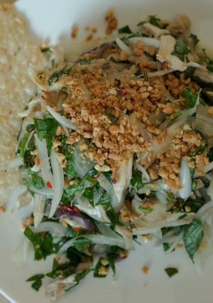Hình của món Gỏi Gà Hành Tây.