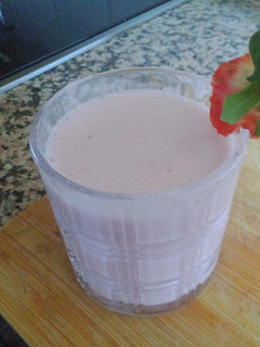 Una foto de Smoothie de fresa 🍓🍓