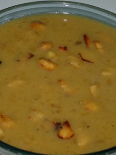பாசிப்பருப்பு பாயாசம்(pasiparuppu payasam recipe in tamil) செய்முறை முக்கிய புகைப்படம்