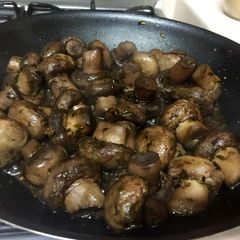 A picture of Quick and Easy Sauteed Mushrooms.