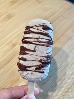 Une photo de Glace kinder bueno