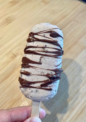 Une photo de Glace kinder bueno