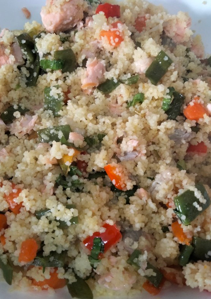Una foto de Cuscús de salmón y verduras
