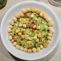 A picture of Guacamole dip 🥑🍅🍋 🇲🇽.