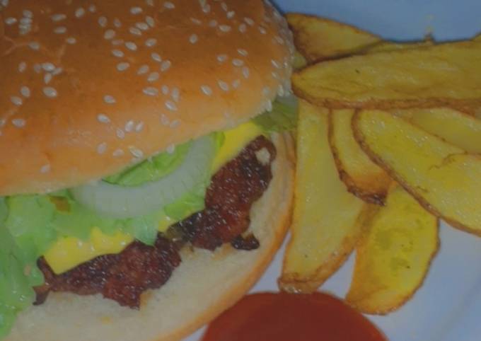 Hamburguesa casera rica y fácil de hacer con patatas