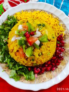 બટાકા પૌવા (Bataka Poha Recipe In Gujarati) રેસીપી મુખ્ય ફોટો