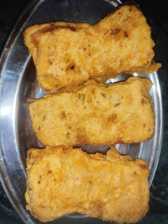 ब्रेड पकौड़ा(bread pakoda recipe in hindi) रेसिपी मुख्य फोटो