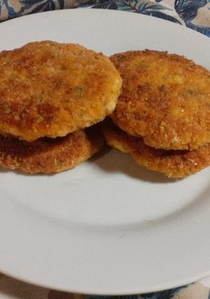 Una foto de Hamburguesas de pollo, zucchini y zanahoria!! 🍔
