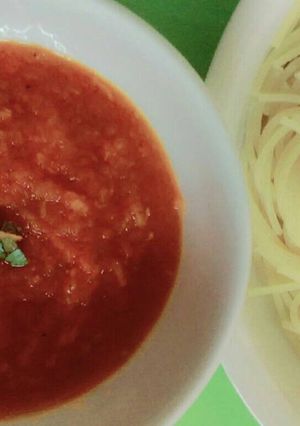 صورة لوصفة مكرونة بصلصة الخل و الثوم 🍜