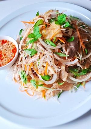 Hình của món Gỏi GÀ rau củ.