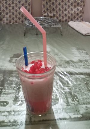 દાડમ નું જ્યુસ (Pomegranate Juice Recipe In Gujarati) રેસીપી મુખ્ય ફોટો