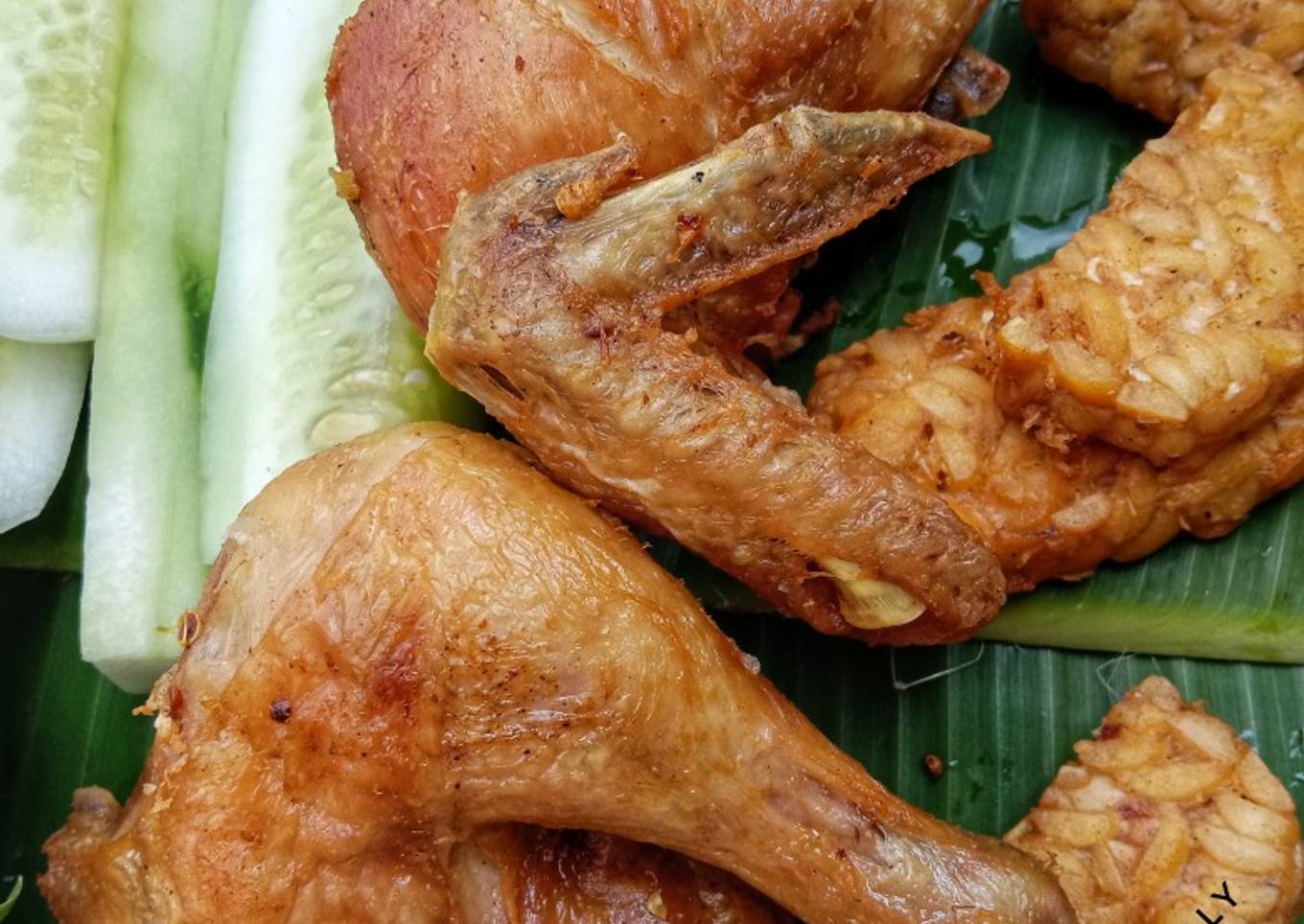 Ayam goreng bumbu bawang putih
