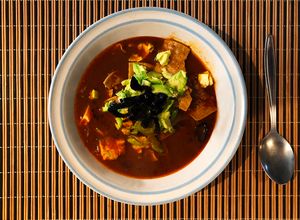 Una foto de Sopa Azteca / Sopa de Tortilla