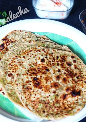 A picture of Peas parantha.