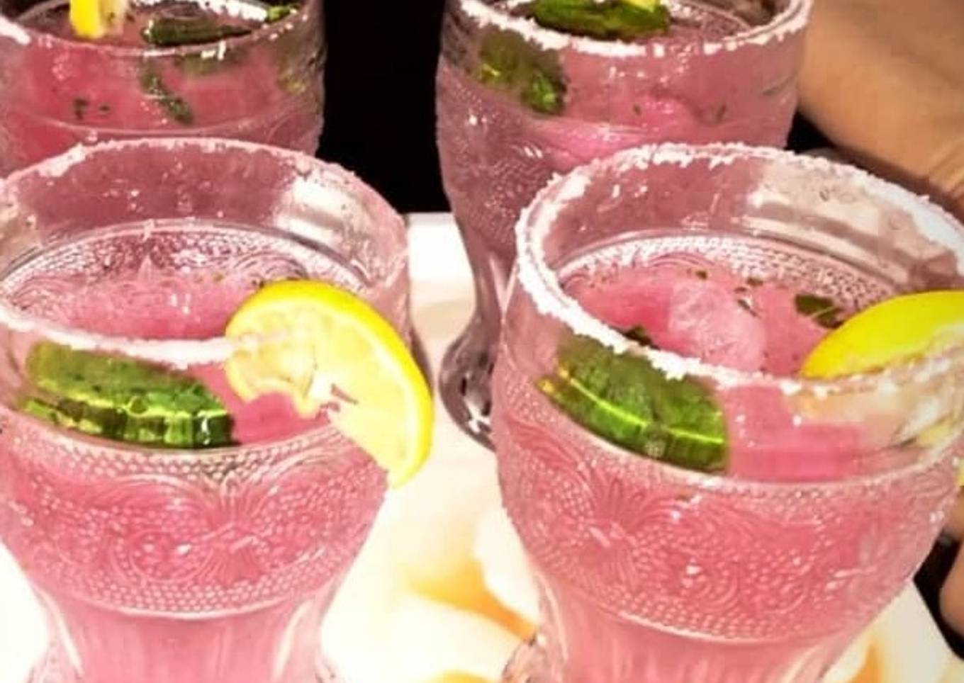 Pink mojito