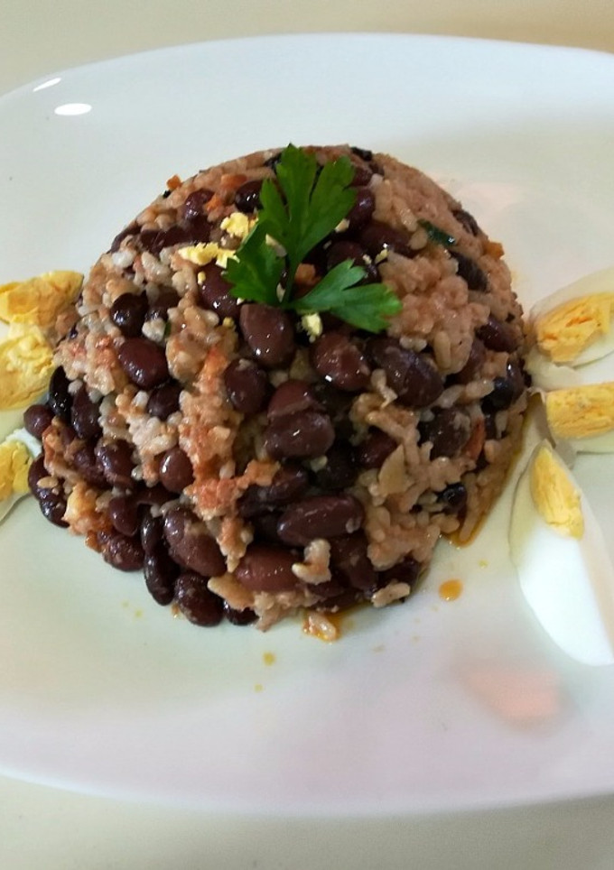 Una foto de Timbal de judías y arroz